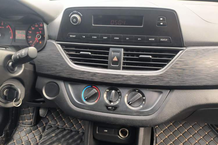 Used Baojun 310 2016 1.2L manual Comfort trim level
