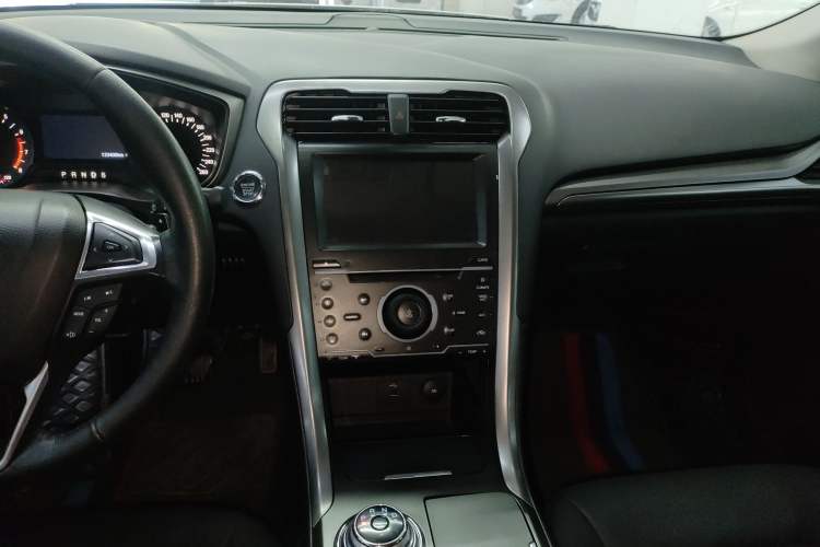 Used Ford Mondeo 2017 EcoBoost 200 Stylish Model
