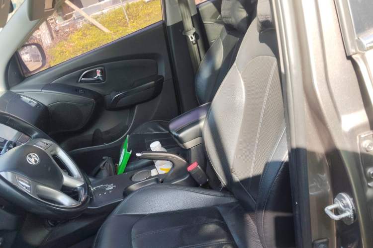 Used Hyundai ix35 2013 2.0L Automatic Two-Wheel Drive Smart GLS China IV Standard