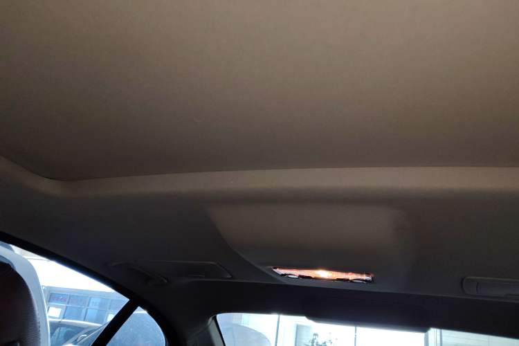 Used BMW 5 Series 2014 520Li Elegant Model
