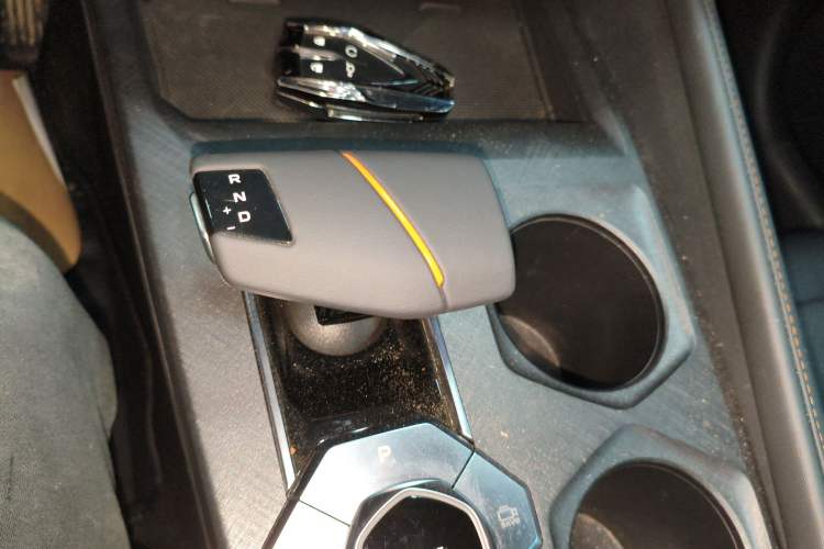 Used Changan UNI-V 2025 1.5T 500Bar High-Energy Version