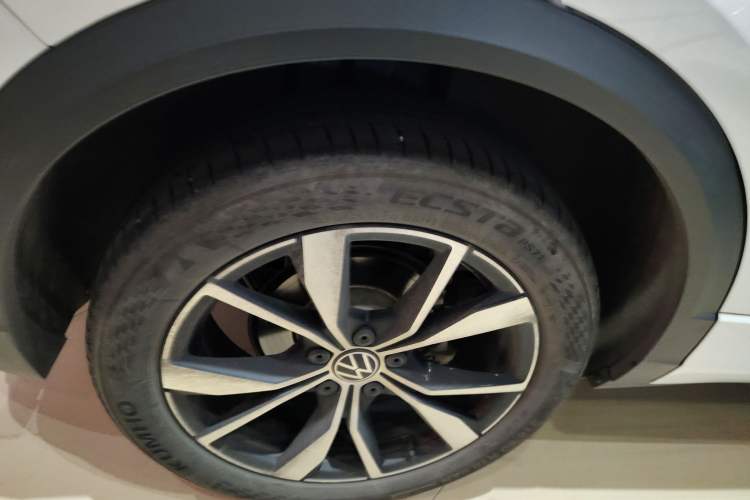 Used Volkswagen T-ROC 2024 300TSI DSG Two-Wheel-Drive Chen Guang Edition