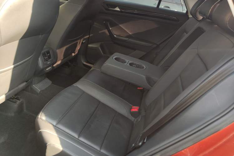 Used Volkswagen T-ROC 2018 280TSI DSG Two-Wheel-Drive Comfort Version China V Standard