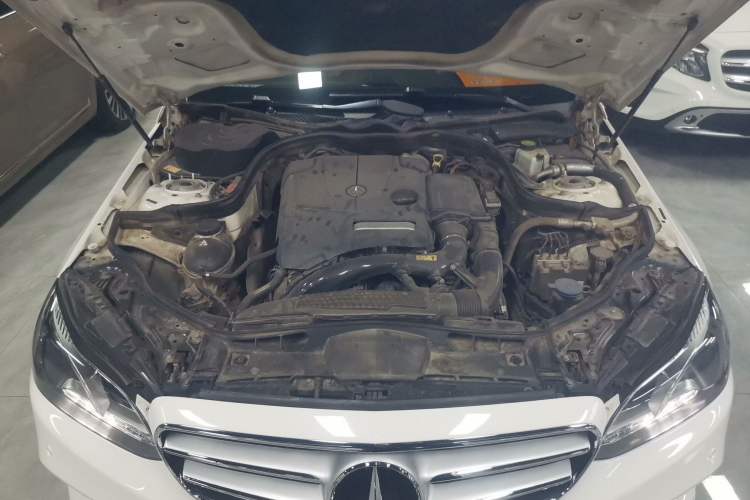 Used Mercedes-Benz E-Class 2015 E 260 L Sport & Fashion Model
