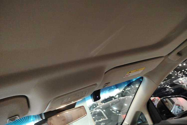 Used Buick GL8 2023 Land Executive Class Smart Enjoyment Model
