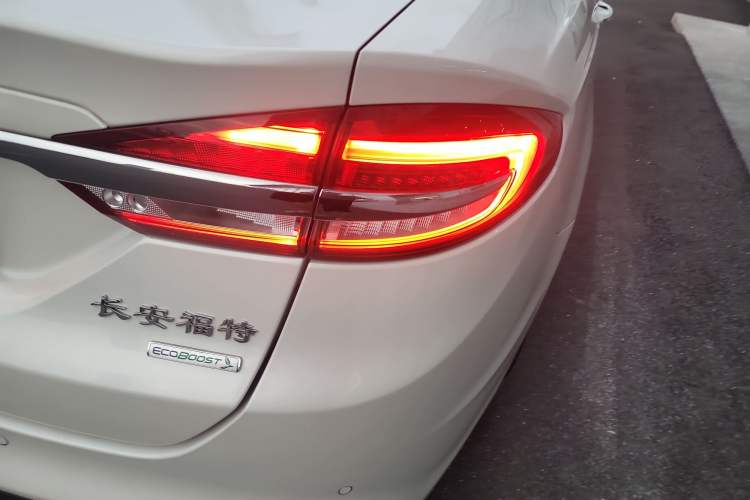 Used Ford Mondeo 2017 EcoBoost 200 Stylish Model
