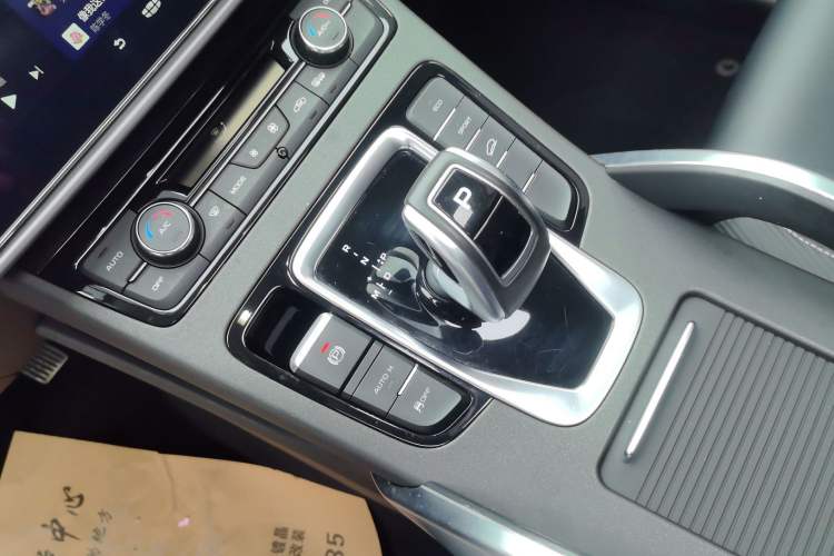 Used Geely Auto Emgrand X7 Sport 2021 Million Edition 1.8TD DCT Two-Wheel Drive Luxury Model
