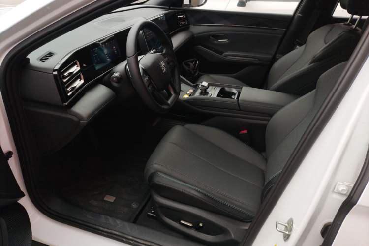 Used BYD Qin L 2025 DM-i Smart Drive 120KM Superior Model
