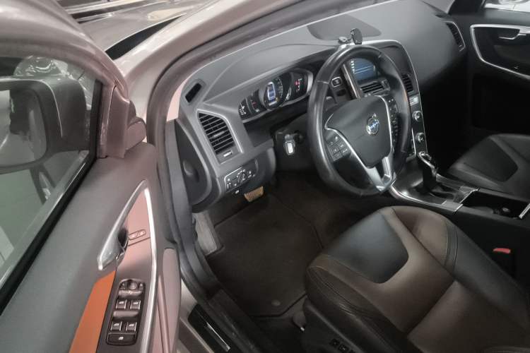 Used Volvo XC60 2016 T5 AWD Zhiyuan Edition
