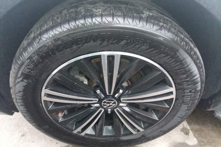 Used Volkswagen Tiguan L 2021 280TSI Automatic Two-Wheel Drive Smart Edition
