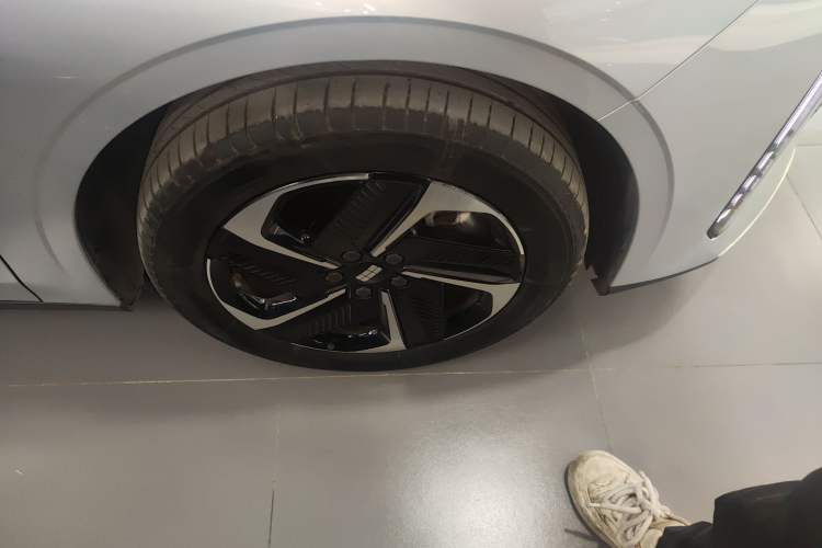 Used Geely Galaxy L6 2025 EM-i 140km Starship Edition
