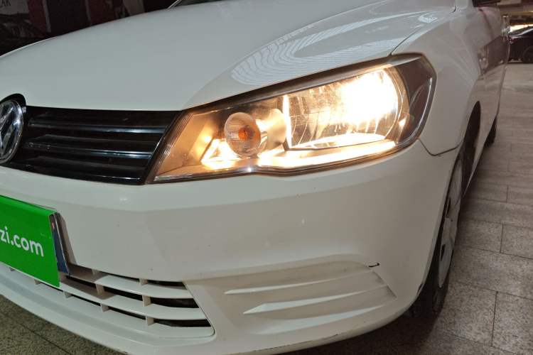 Used Volkswagen Jetta 2015 Value Edition 1.6L Manual Fashionable Style
