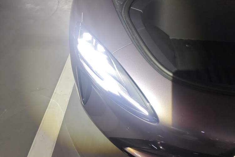 Used Xiaomi Auto SU7 2024 Four-Wheel Drive Ultra-Long Range Advanced Intelligent Driving Max Edition
