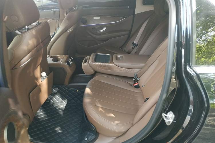 Used Mercedes-Benz E-Class 2019 E 260 L 4MATIC
