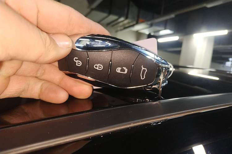 Used Hongqi HQ9 PHEV 2024 2.0T Four-Wheel Drive Business Edition