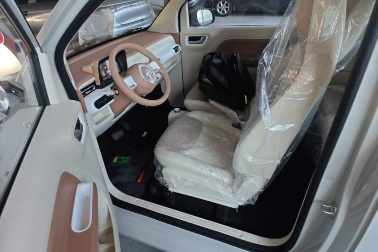 Used Wuling Hongguang MINIEV 2024 3rd Generation 215km Youth Edition
