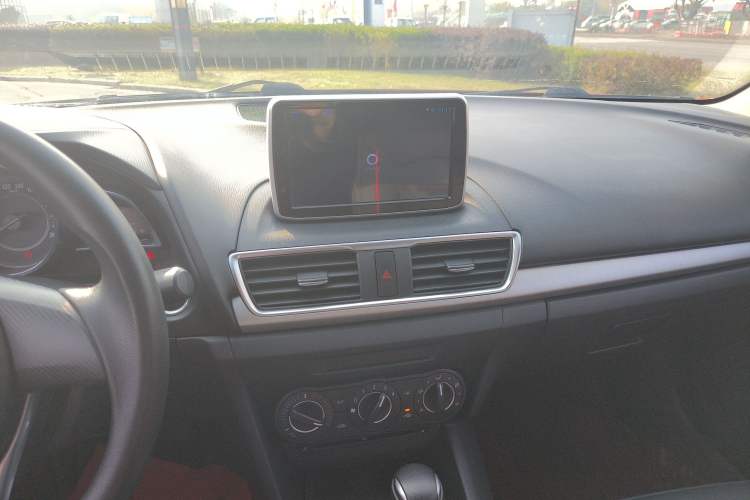 Used Mazda Mazda 3 Axela 2016 Sedan 1.5L Automatic Comfort Model
