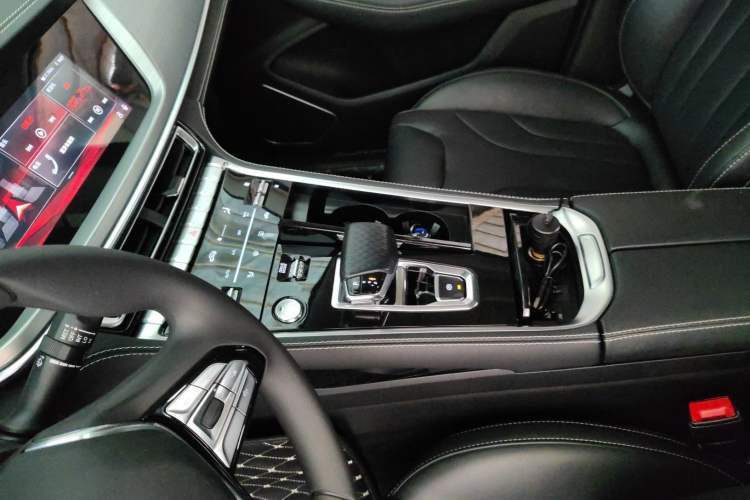 Used Changan CS85 COUPE 2019 1.5T DCT Version China VI Standard
