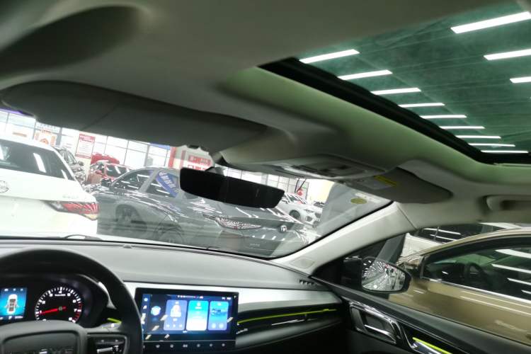 Used Roewe i5 2021 1.5L CVT Platinum Edition