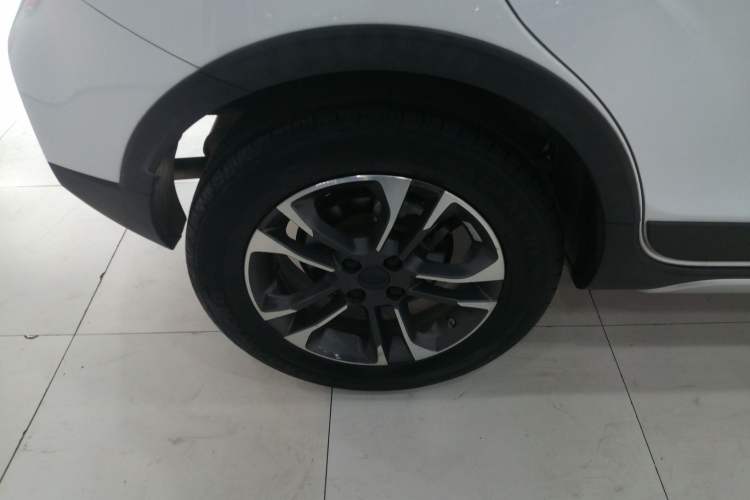 Used Geely Auto Vision X3 2019 Upgraded Model 1.5L CVT Elite Version
