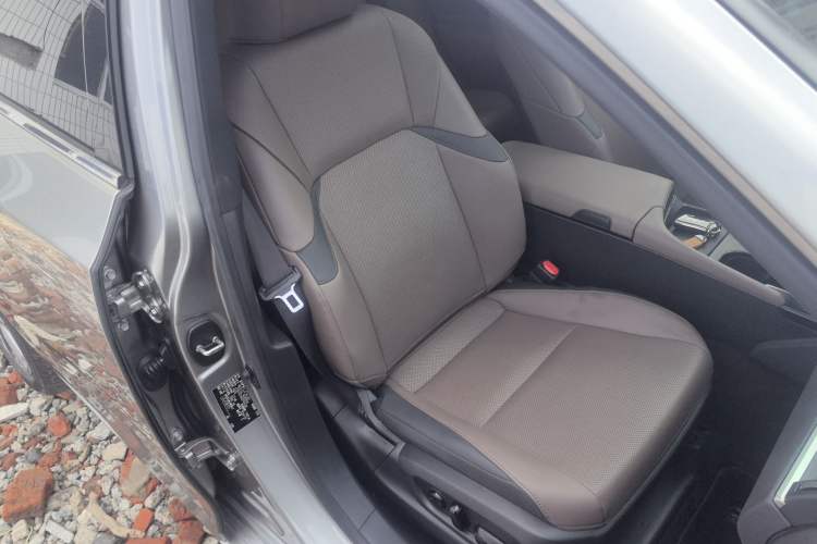 Used Lexus ES 2023 200 Excellence Edition
