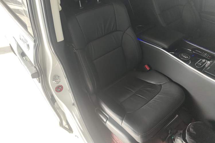 Used Honda Elysion 2016 2.4L Luxury Edition
