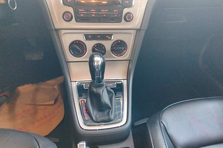 Used Volkswagen Lavida 2013 Restyled Classic 1.6L Automatic Comfort Edition