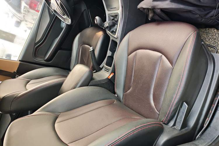 Used Baojun 560 2015 1.8L Manual Luxury Model
