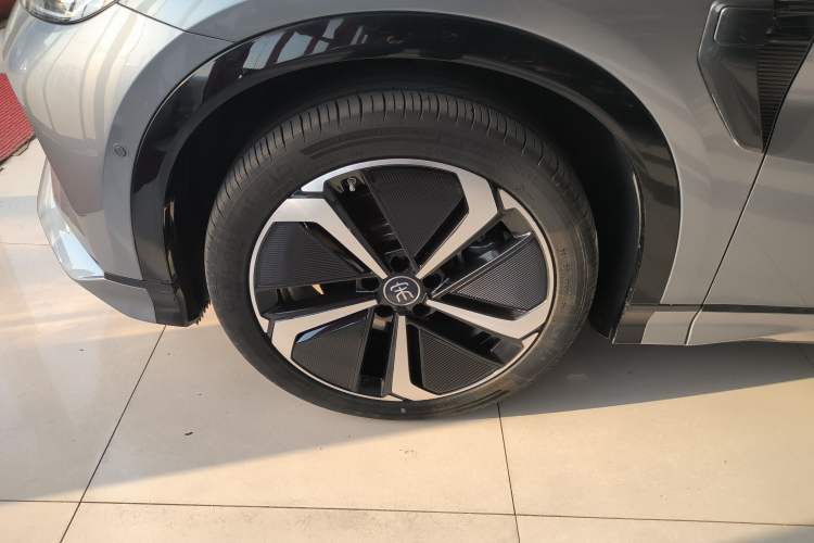 Used BYD Song L EV 2025 Intelligent Driving Version 662 km LiDAR Excellence Edition
