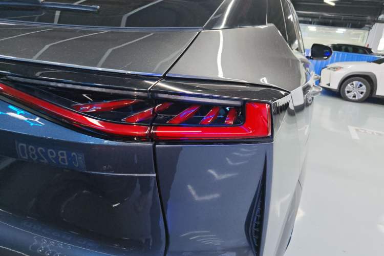 Used Changan UNI-Z New Energy 2024 Blue Whale Smart Electric iDD 125km Beyond Edition
