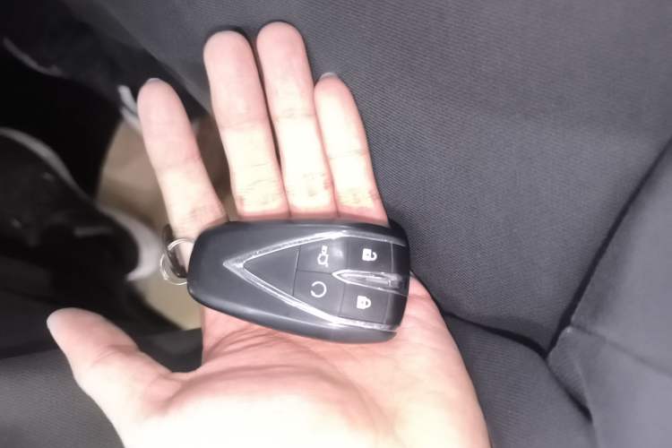 Used Changan UNI-V iDD 2024 Blue Whale Smart Electric iDD 136km Luxury Model
