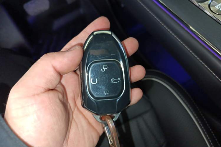 Used GAC Trumpchi GS8 2022 Dual-Engine Series 2.0TM Two-Wheel Drive Prestige Edition (7 Seats)
