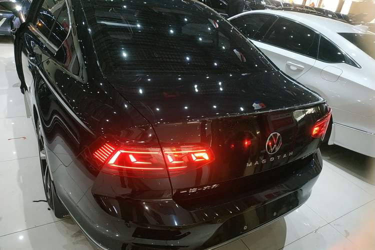 Used Volkswagen Magotan 2024 2 Million Units Zhongxiang Version 330TSI DSG Luxury Edition