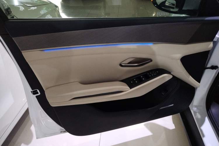 Used BYD Qin L 2024 DM-i 120KM Excellence Model
