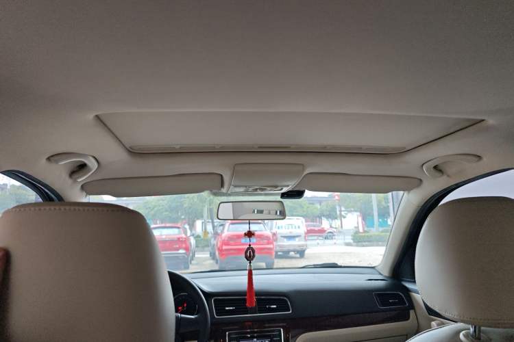 Used Volkswagen Lavida 2013 Restyled Classic 1.6L Manual Comfort Edition