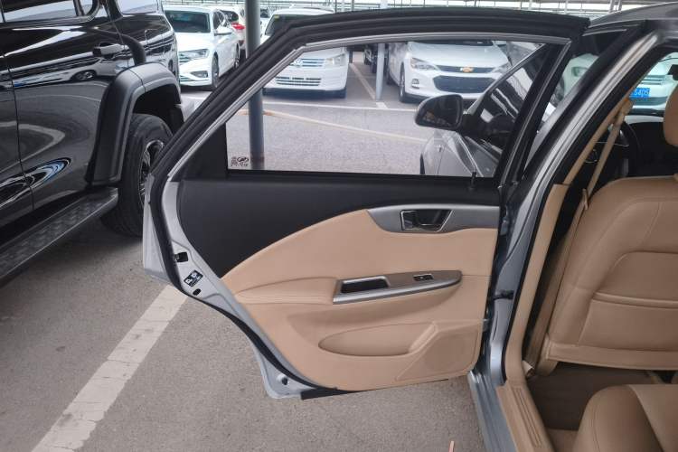 Used Buick Excelle 2013 1.5L Automatic Classic Model
