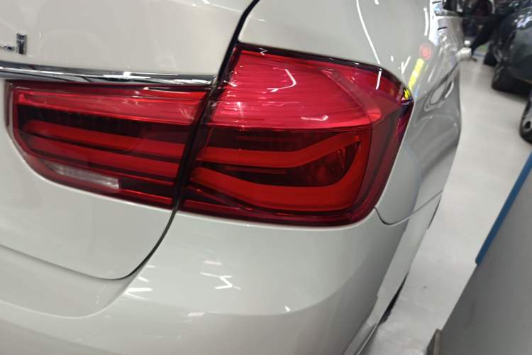 Used BMW 3 Series 2018 330Li xDrive Luxury Package
