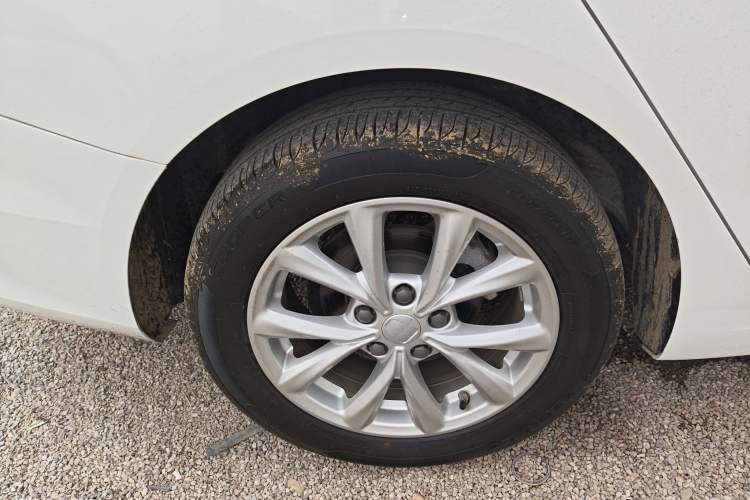 Used Roewe i5 2020 1.5L Manual 4G Connect Luxury Edition