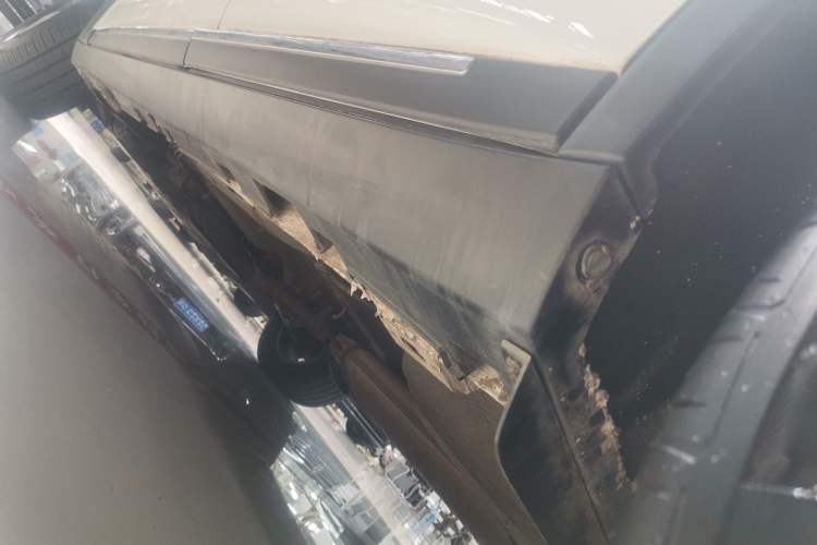 Used BYD Tang 2018 2.0T Automatic SmartConnect Luxury Edition 5 Seats China V Standard
