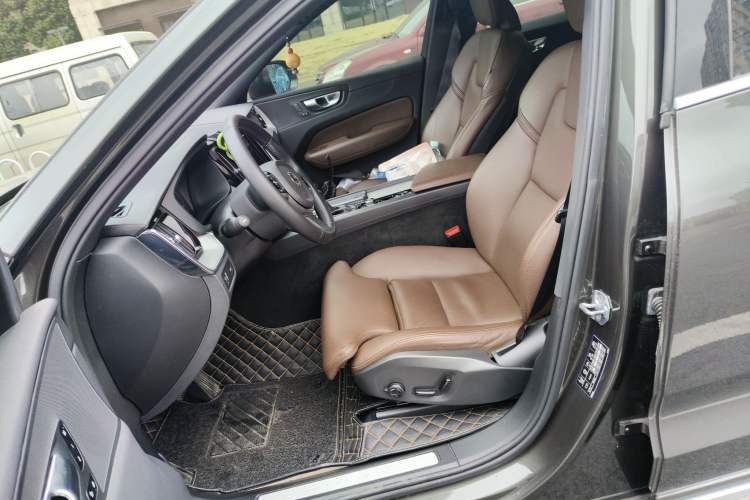 Used Volvo XC60 2021 T5 4x4 Smart Luxury Edition