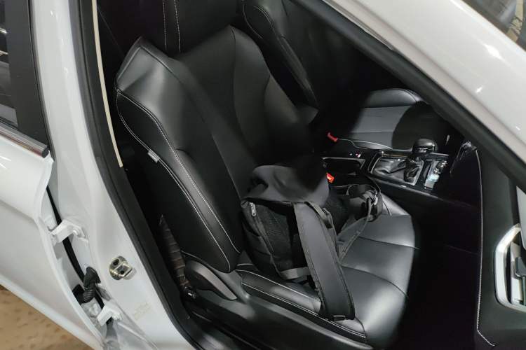 Used Roewe i5 2020 1.5L Automatic 4G Connect Luxury Flagship Edition
