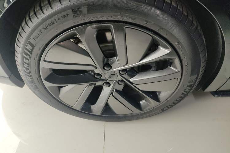 Used Li Auto L9 2022 Max model
