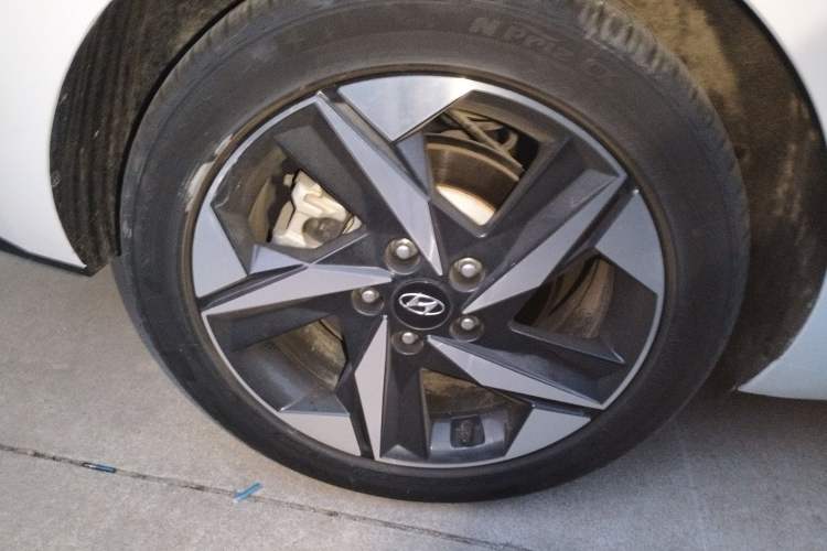 Used Hyundai Elantra 2022 1.5L CVT LUX Prestige Edition
