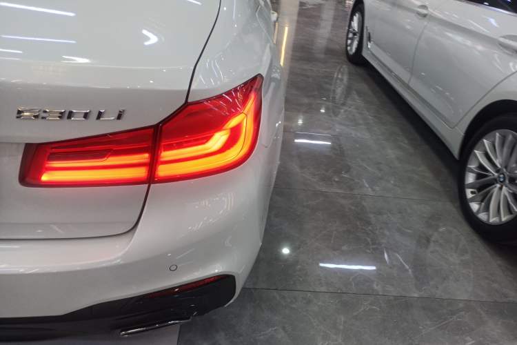Used BMW 5 Series 2018 530Li Leading Model M Sport Package
