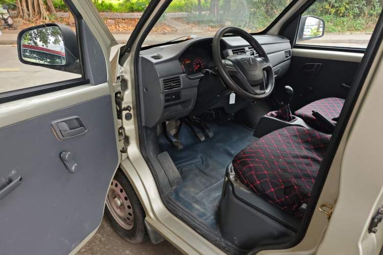 Used Wuling Zhiguang 2015 1.2L S Practical Model LSI