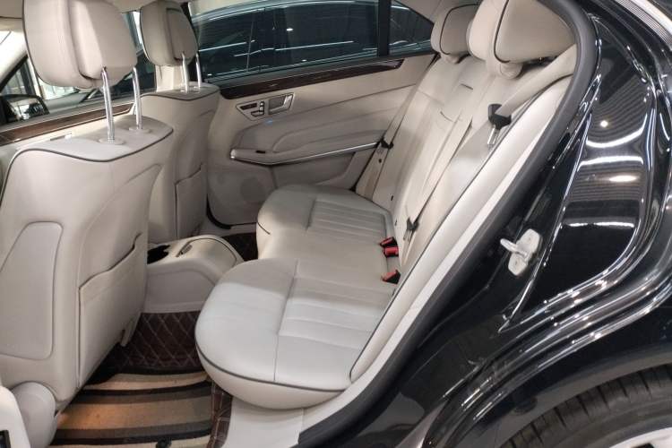 Used Mercedes-Benz E-Class 2015 Facelift E 200 L