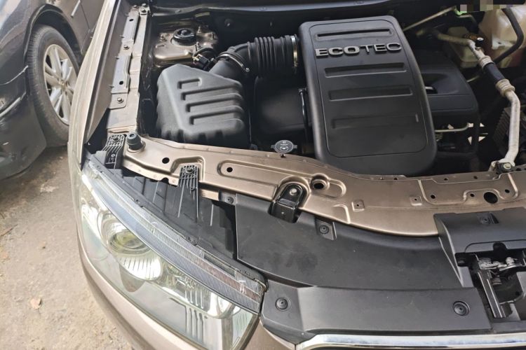 Used Chevrolet Captiva 2015 2.4L 4x4 Flagship Edition 7-Seater
