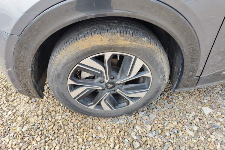 Used NETA U 2023 NETA U-Ⅱ 400 U Show Edition – Lithium Iron Phosphate