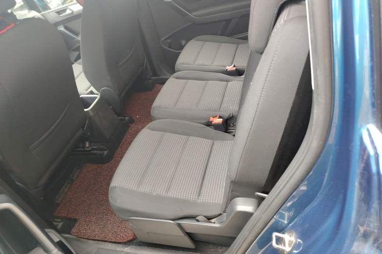 Used Volkswagen Touran 2016 Volkswagen Touran L 280TSI Manual Trend Edition
