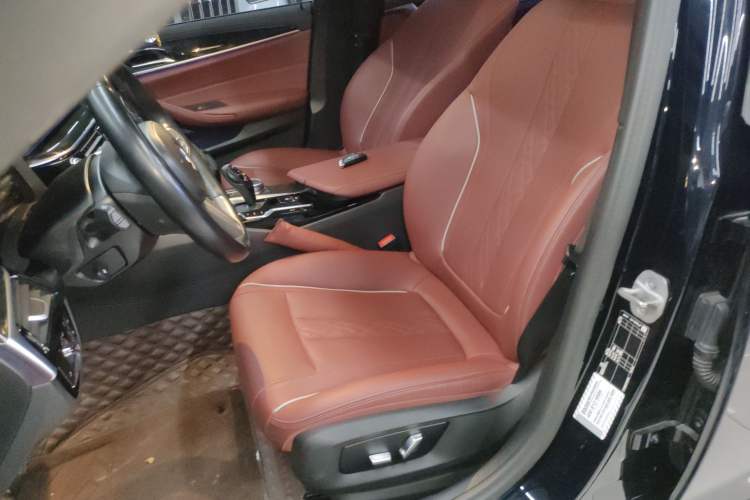 Used BMW 5 Series 2022 Second Facelift 525Li M Sport Package
